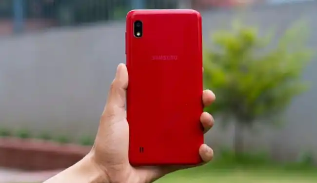 بررسی Galaxy A10 سامسونگ